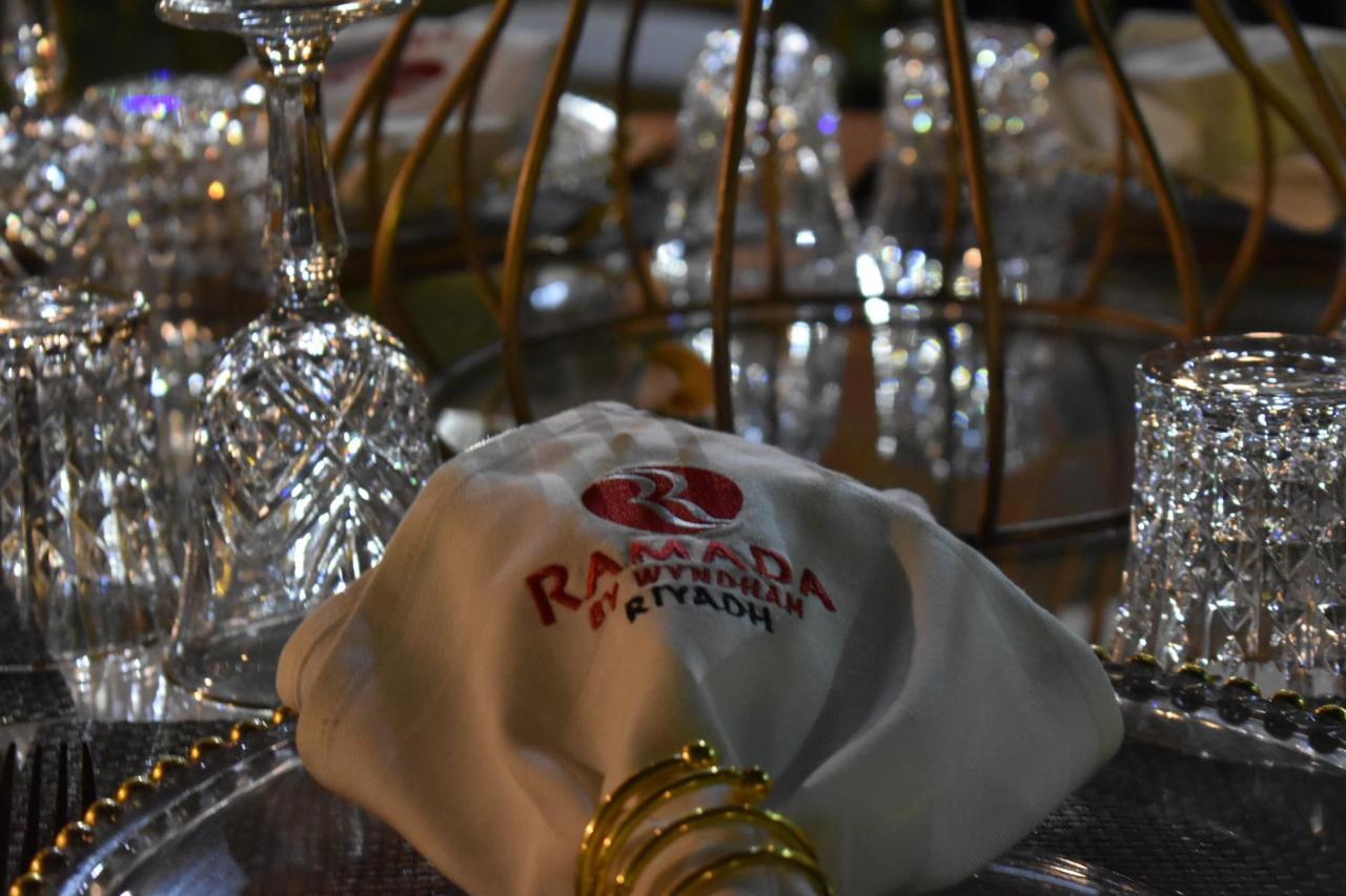 Ramada Riyadh Hotel Exteriör bild