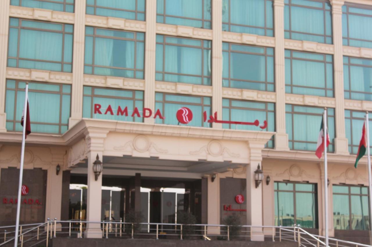 Ramada Riyadh Hotel Exteriör bild