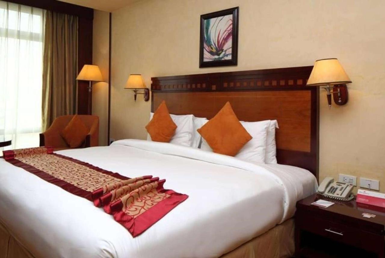 Ramada Riyadh Hotel Exteriör bild