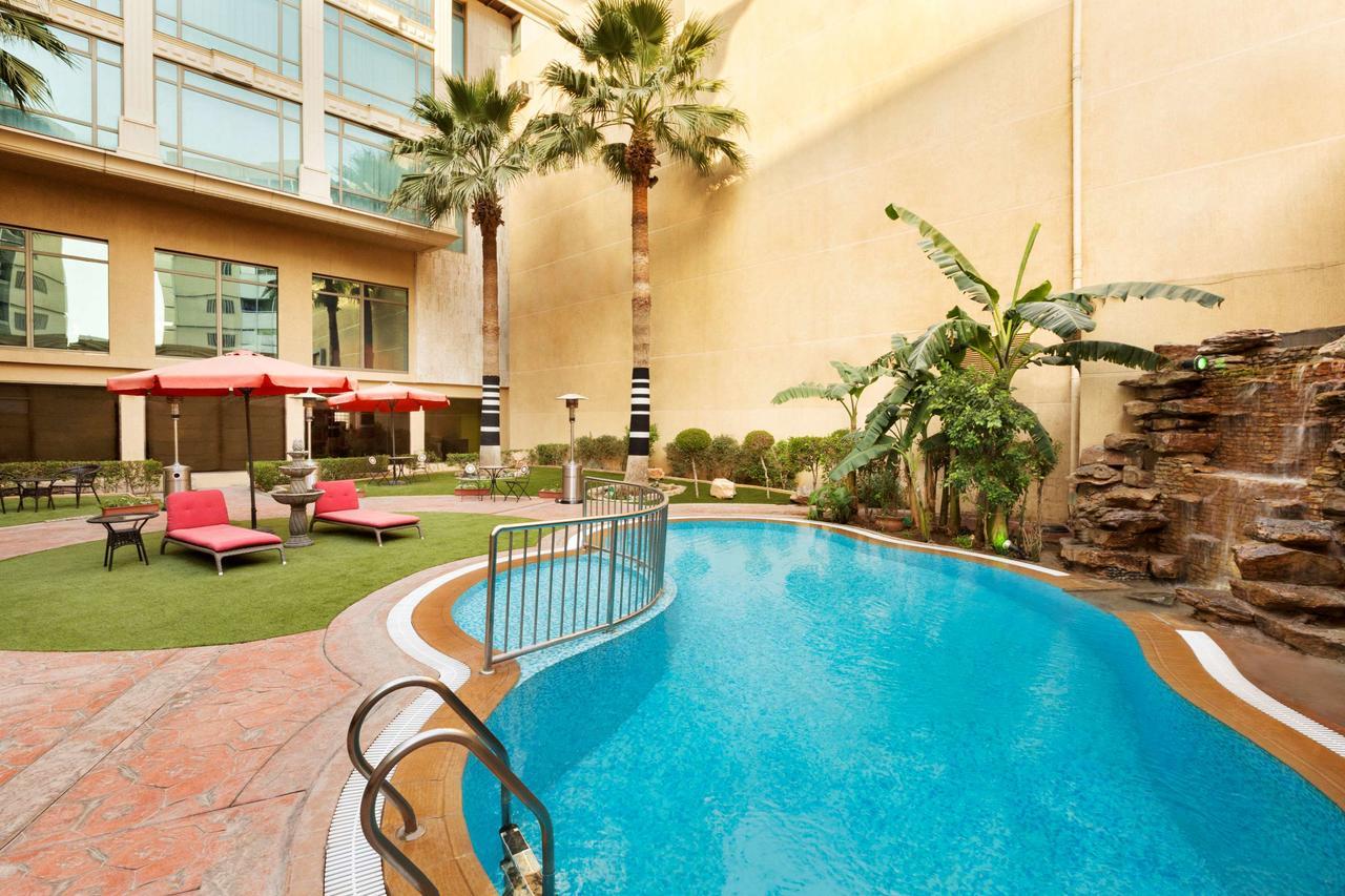 Ramada Riyadh Hotel Exteriör bild