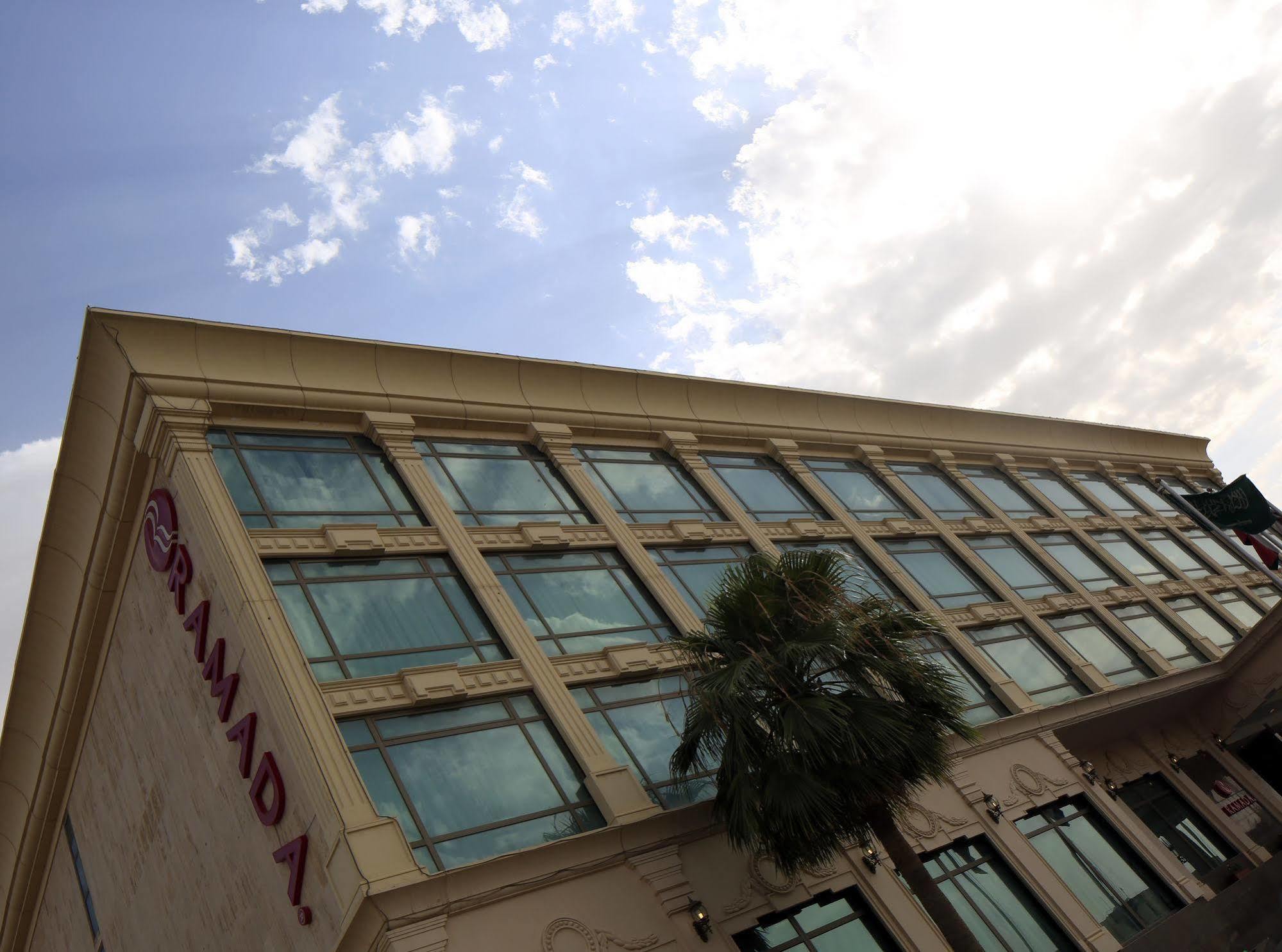 Ramada Riyadh Hotel Exteriör bild