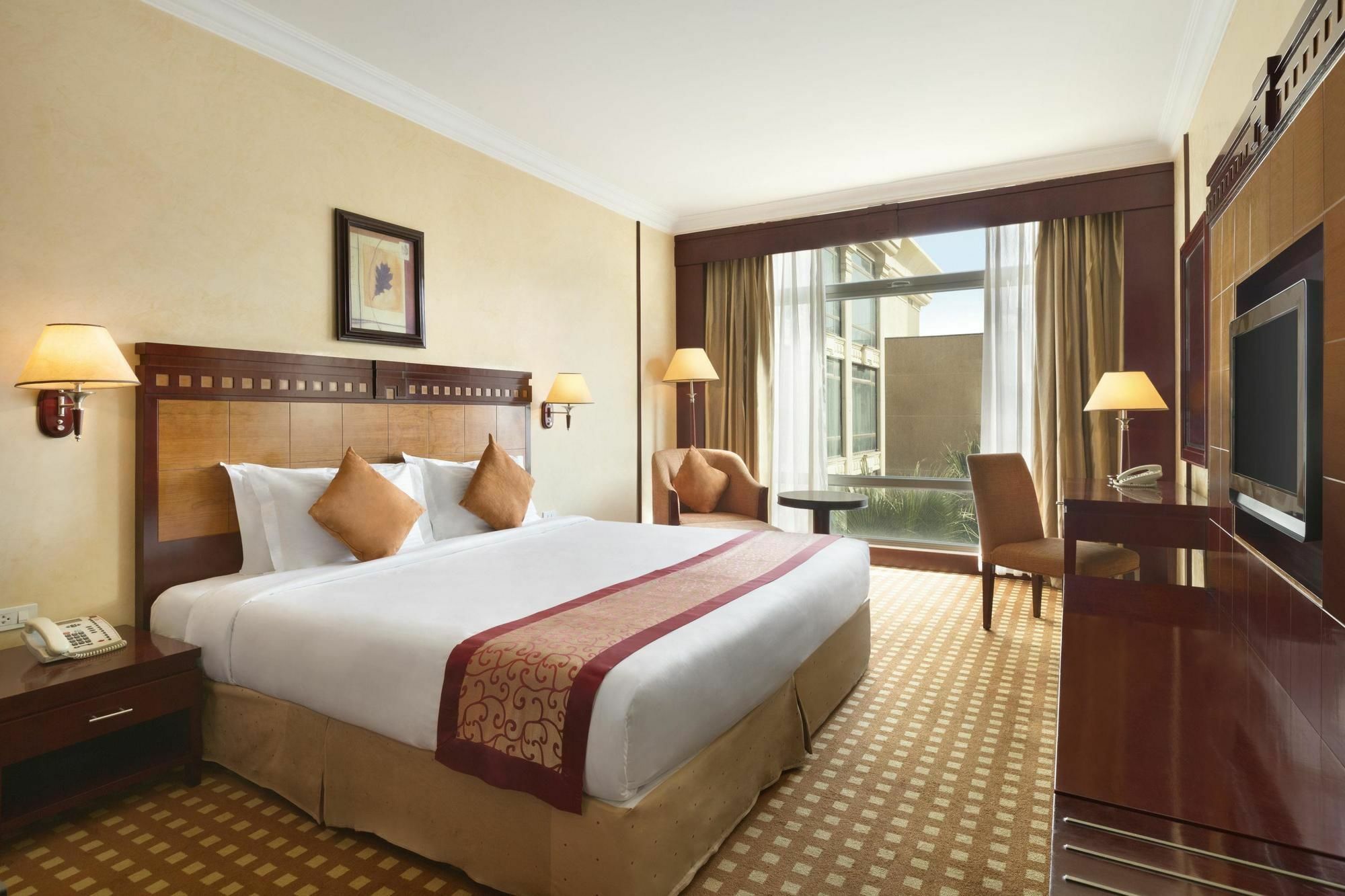Ramada Riyadh Hotel Exteriör bild